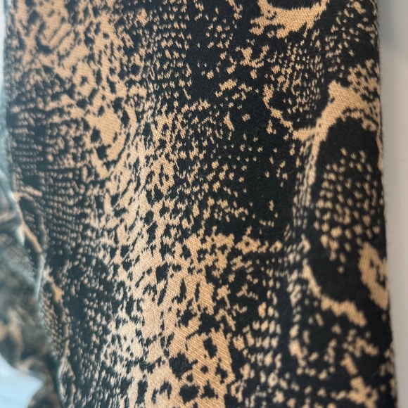 Stella Luce, Size L, Python Print - Picture 6 of 7